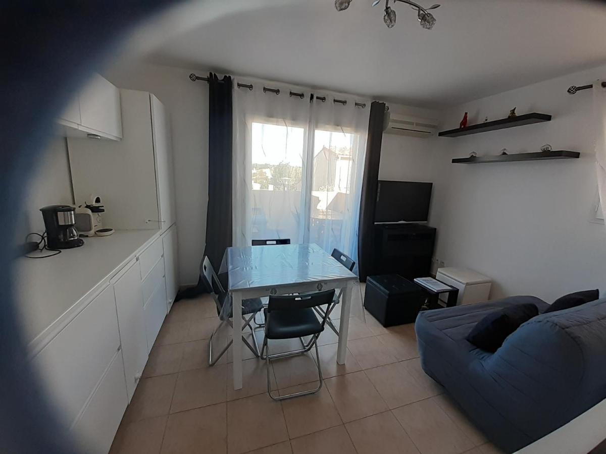 Sous Le Soleil Des Alpilles Apartment Mouries Bagian luar foto